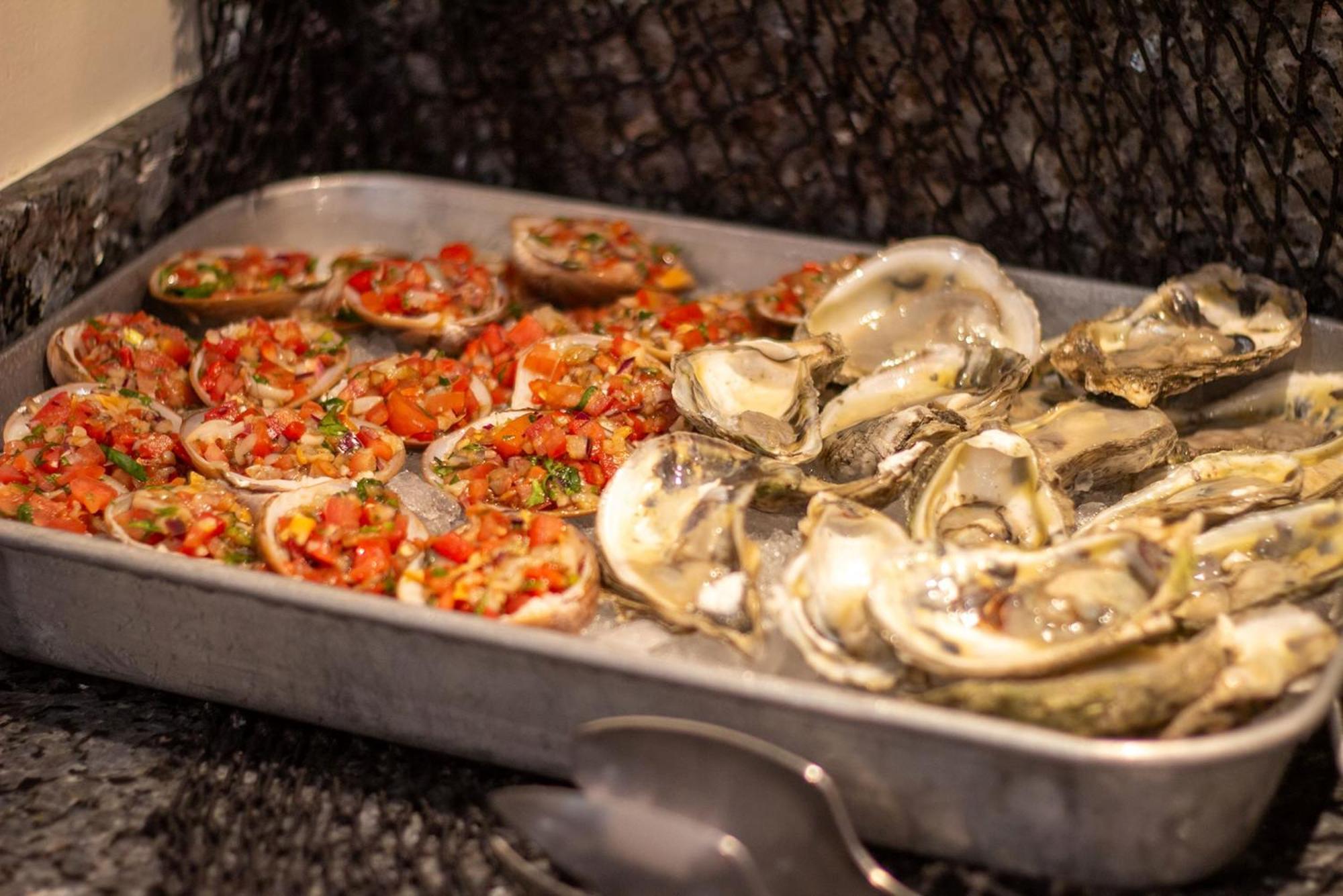 Camino Real Aeropuerto Hotel Kota Meksiko Bagian luar foto Oysters