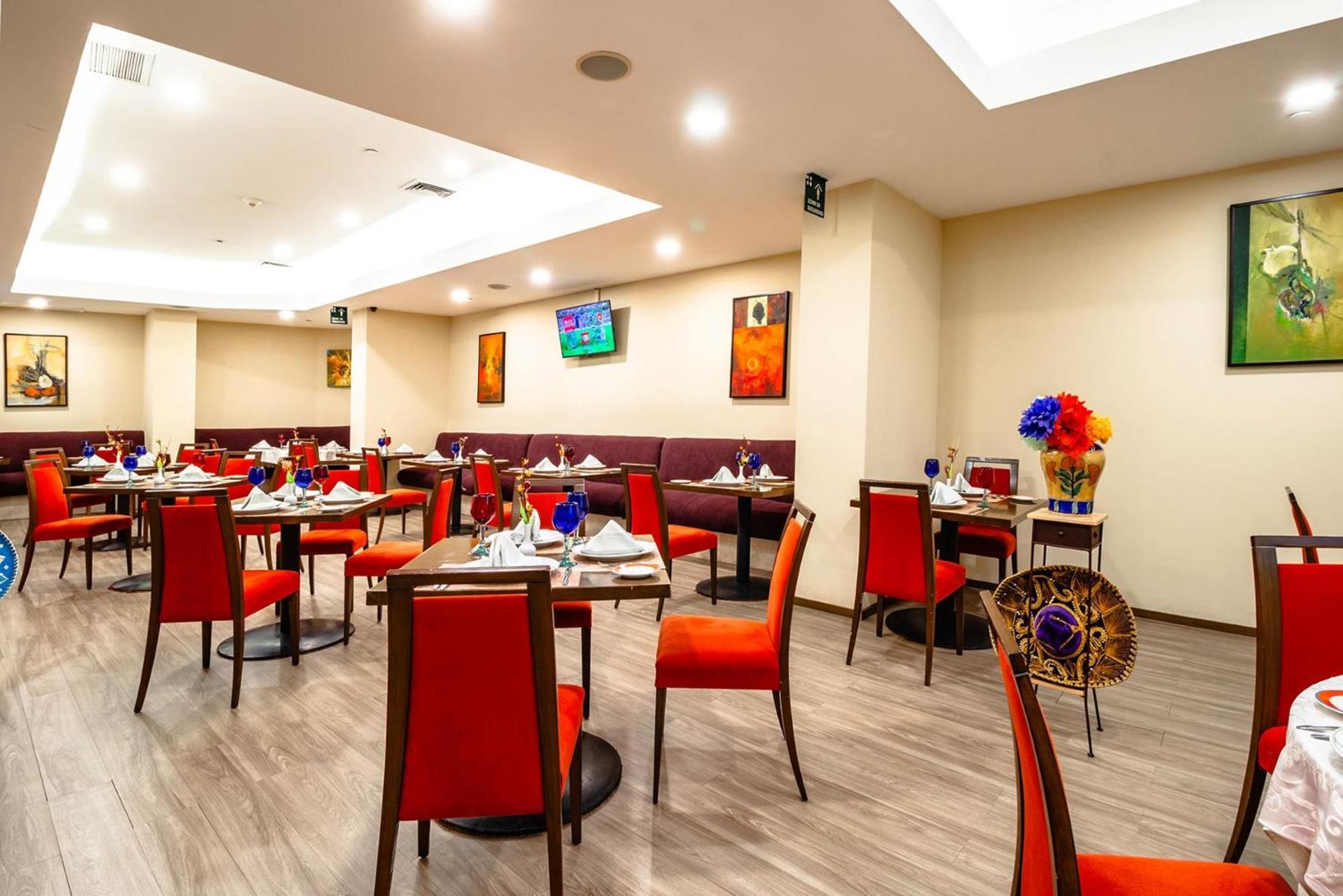 Camino Real Aeropuerto Hotel Kota Meksiko Bagian luar foto The restaurant